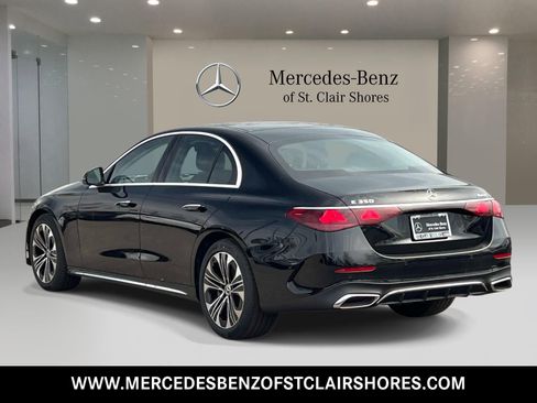 New 2026 Mercedes-Benz E 350 4MATIC Sedan image 3
