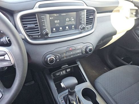 Used 2020 Kia Sorento AWD V6 image 30