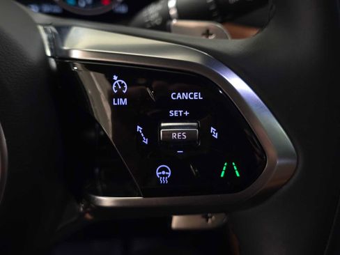 Used 2025 Jaguar F-PACE R-Dynamic S image 34