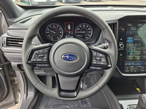 Used 2025 Subaru Forester Premium AWD/4WD image 9