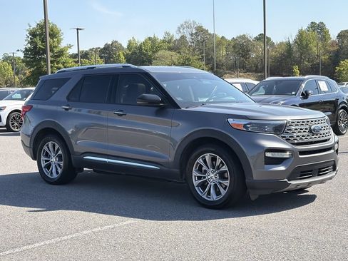 Used 2022 Ford Explorer Limited w/ Equipment Group 301A RWD image 7