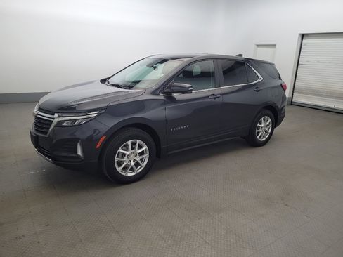Used 2023 Chevrolet Equinox LT AWD/4WD image 2
