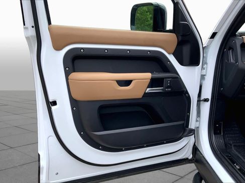 New 2026 Land Rover Defender 130 V8 AWD/4WD image 11