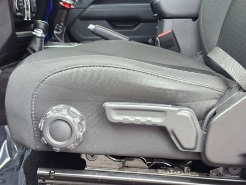 Used 2019 Jeep Wrangler Unlimited Sahara AWD/4WD image 33