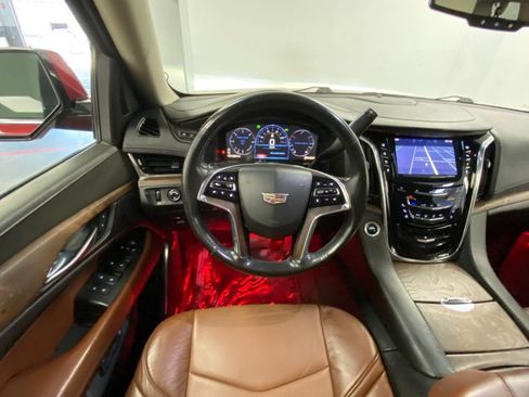 Used 2015 Cadillac Escalade ESV Premium AWD/4WD image 36