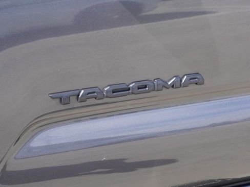 Certified 2021 Toyota Tacoma TRD Off-Road w/ Technology Package image 9