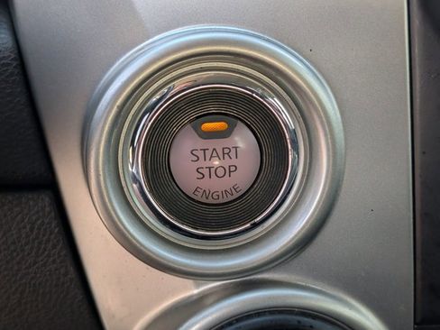 Used 2018 Nissan Titan SV image 49