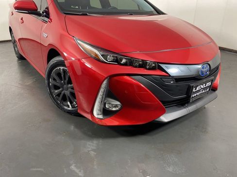 Used 2020 Toyota Prius Prime Limited FWD image 3