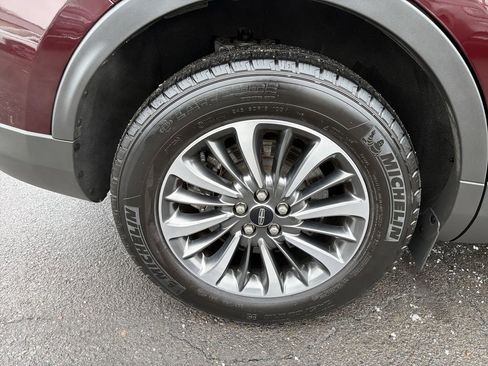 Certified 2023 Lincoln Nautilus Reserve image 32