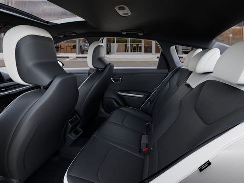 New 2025 Kia K4 GT-Line Turbo FWD image 18