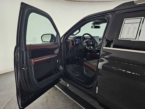 Used 2024 Ford Expedition Limited AWD/4WD image 21