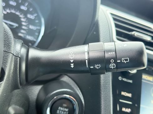 Used 2018 Subaru Forester 2.5i Touring AWD/4WD image 27