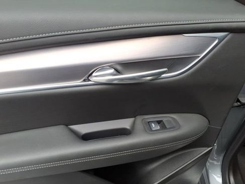 Used 2024 Cadillac XT6 Luxury image 6