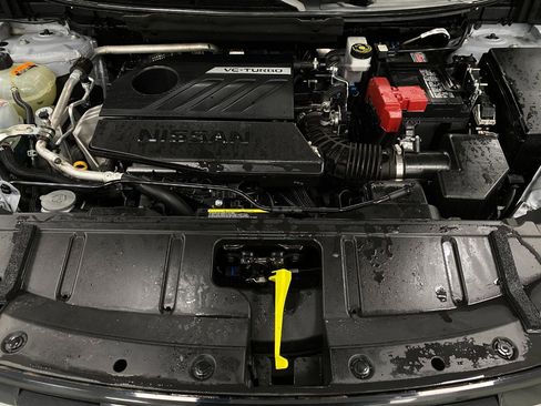 Certified 2025 Nissan Rogue SV image 11