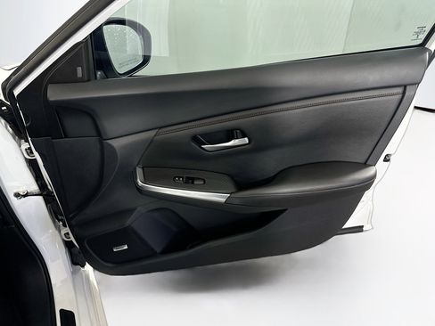 Used 2024 Nissan Sentra SR w/ SR Premium Package image 31