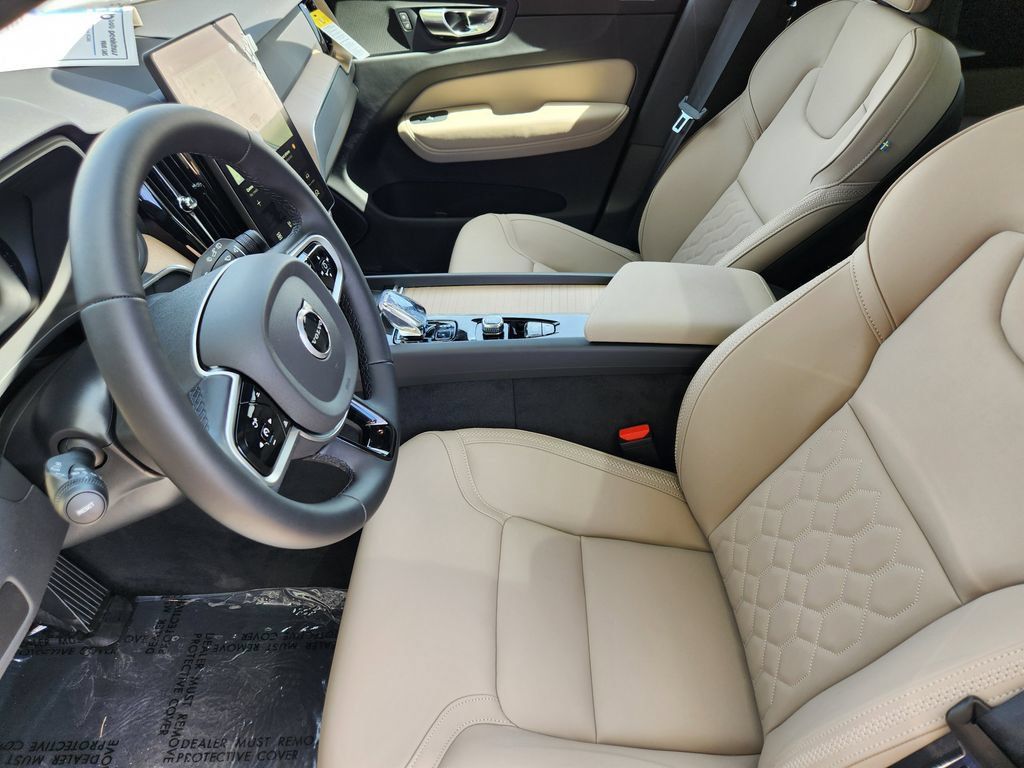 New 2026 Volvo XC60 B5 Plus w/ Protection Package Premier AWD/4WD image 4