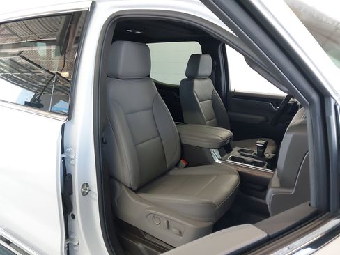 Used 2024 GMC Sierra 1500 SLT w/ SLT Premium Plus Package AWD/4WD image 28