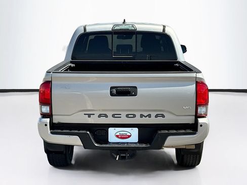 Used 2019 Toyota Tacoma TRD Sport w/ Technology Package RWD image 6