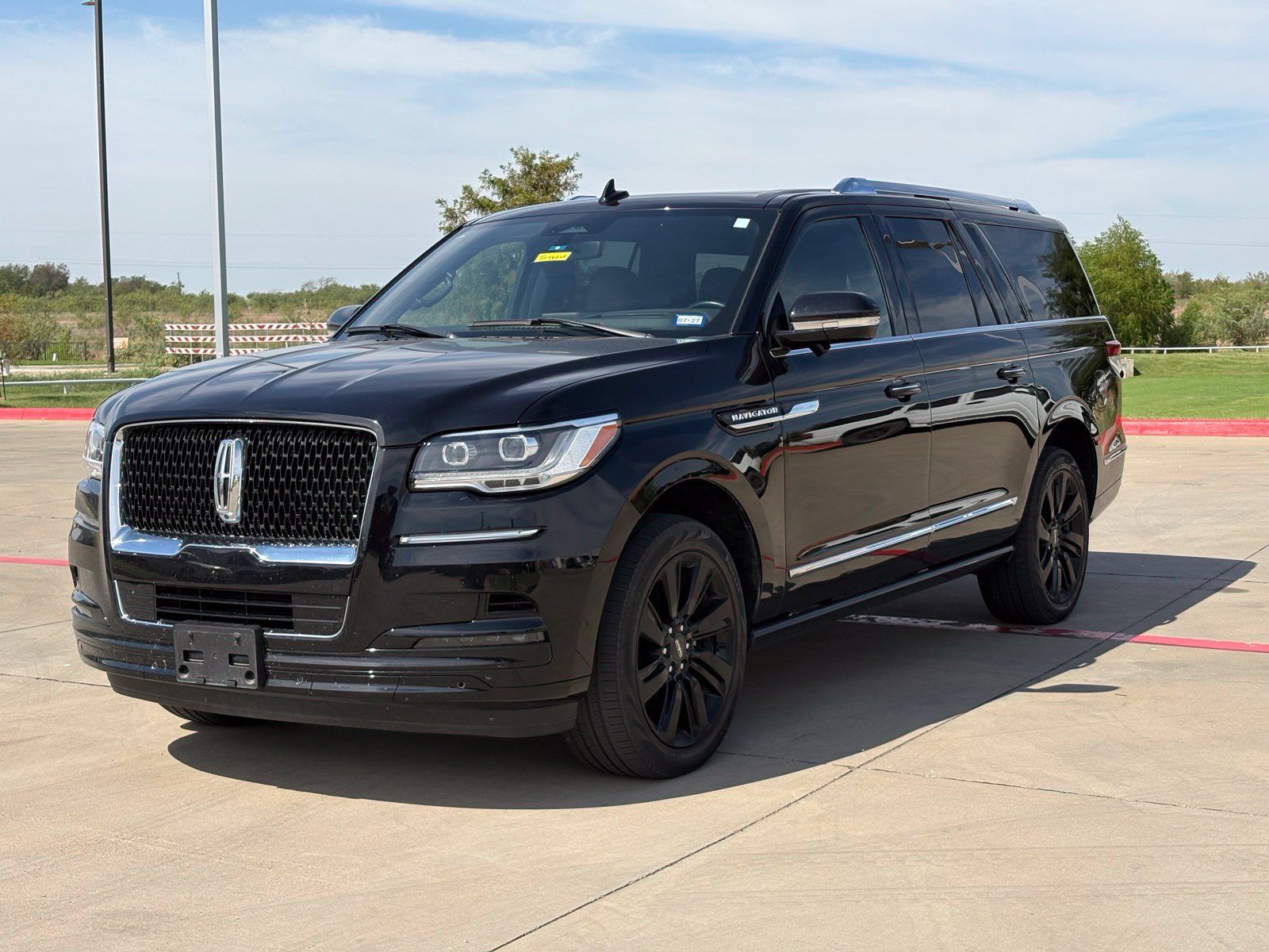 Used 2024 Lincoln Navigator L Reserve AWD/4WD image 3