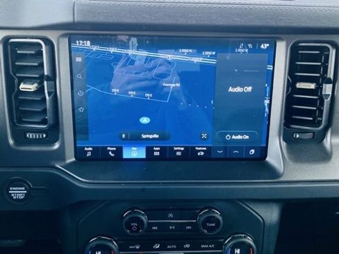 Used 2025 Ford Bronco Badlands image 15