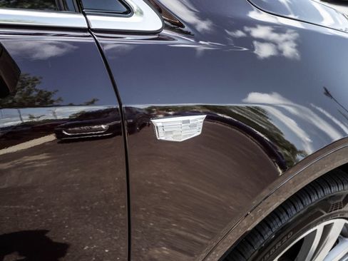 Used 2021 Cadillac XT5 Premium Luxury AWD/4WD image 4