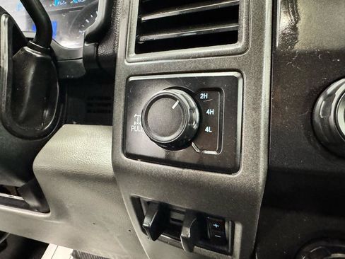 Used 2020 Ford F250 XL w/ STX Appearance Package AWD/4WD image 21