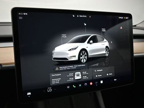Used 2024 Tesla Model Y Long Range image 11