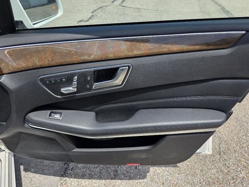 Used 2016 Mercedes-Benz E 350 Sedan w/ Premium Package image 28