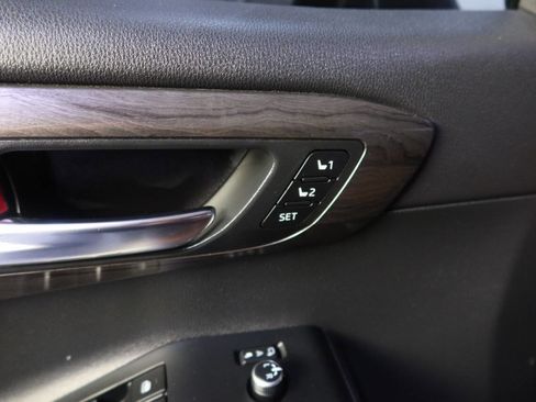 Used 2024 Toyota Highlander Platinum image 29