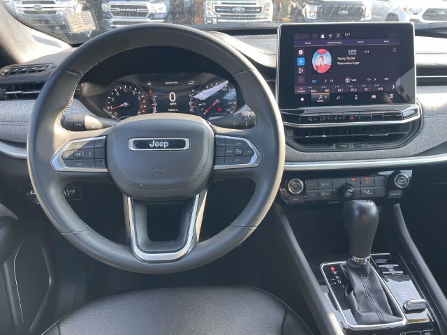 Used 2024 Jeep Compass Latitude AWD/4WD image 13