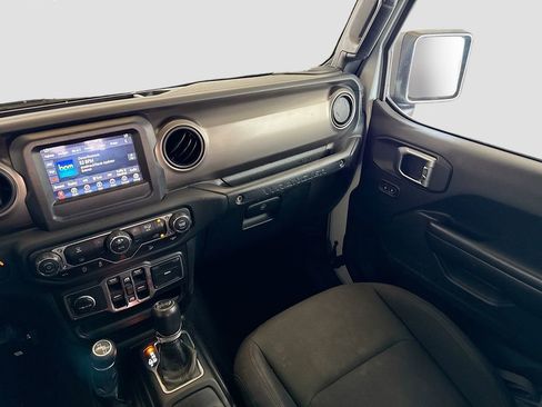 Used 2018 Jeep Wrangler Unlimited Sport S image 24