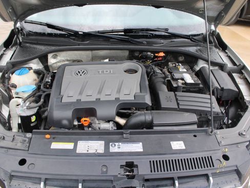 Used 2012 Volkswagen Passat TDI SEL Premium FWD image 25