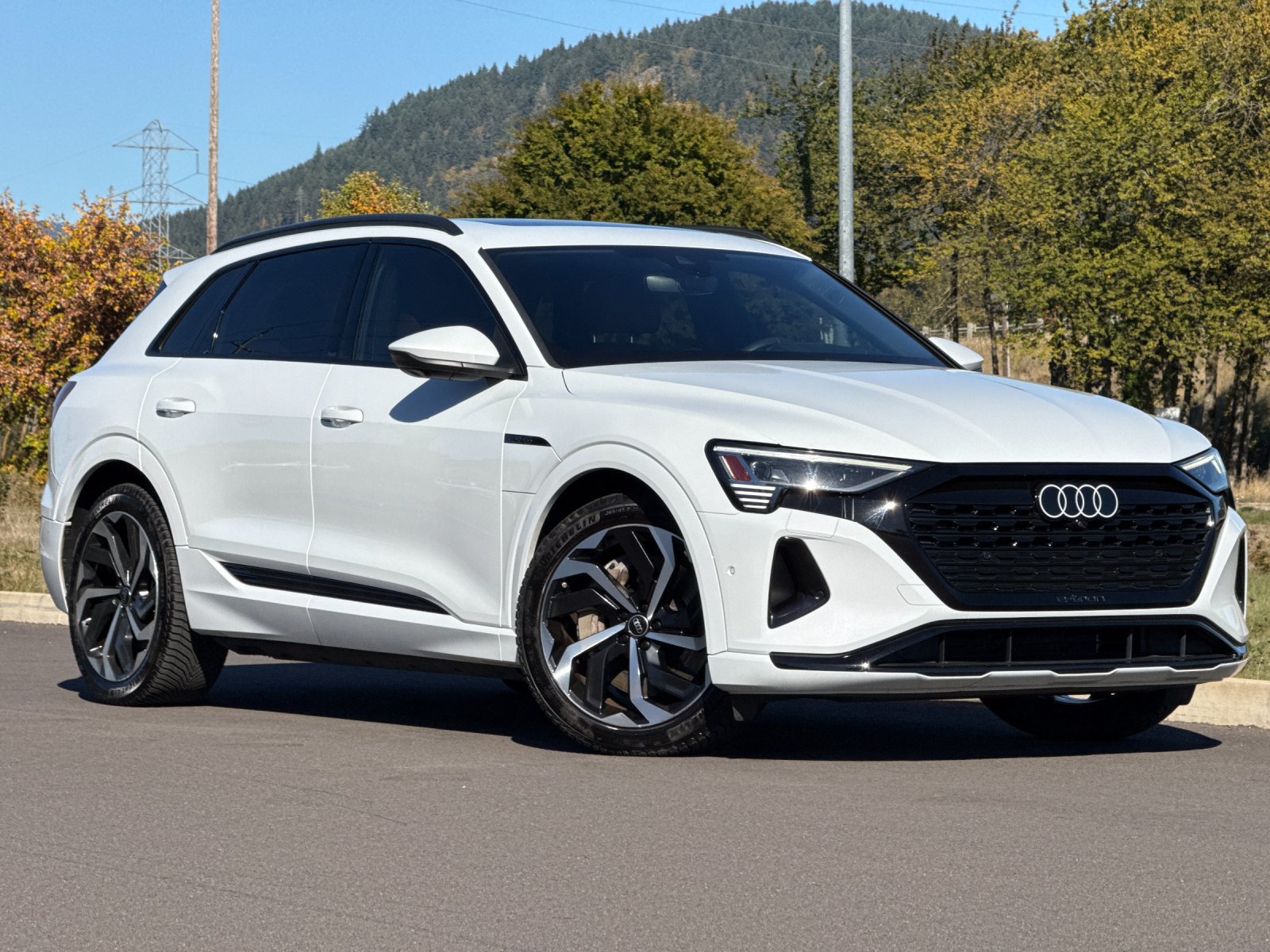 Used 2024 Audi Q8 e-tron Prestige w/ Prestige Package AWD/4WD image 1