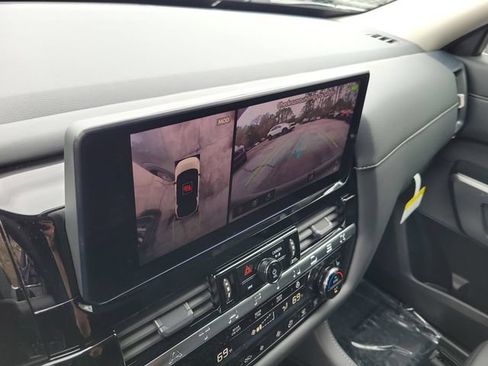 New 2026 Nissan Pathfinder SL FWD image 16