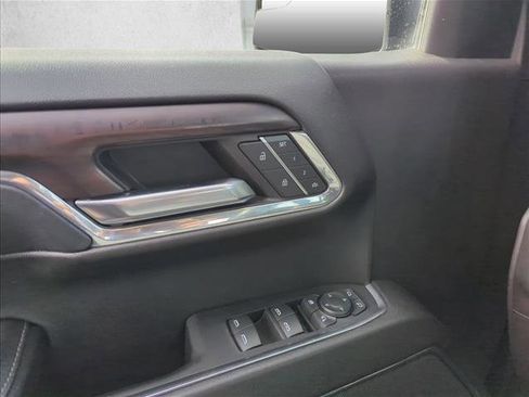 Used 2024 GMC Sierra 1500 SLT image 19