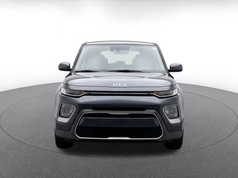 Used 2025 Kia Soul LX w/ LX Technology Package FWD image 2