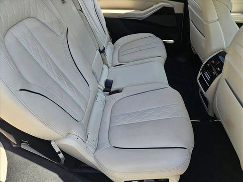 Used 2020 BMW X7 xDrive40i w/ Luxury Seating Package AWD/4WD image 19