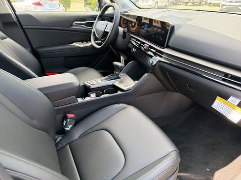 New 2026 Kia Sportage EX FWD image 22