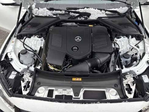 Used 2025 Mercedes-Benz E 350 4MATIC Sedan image 32