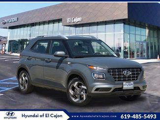 New 2025 Hyundai Venue SEL video 1