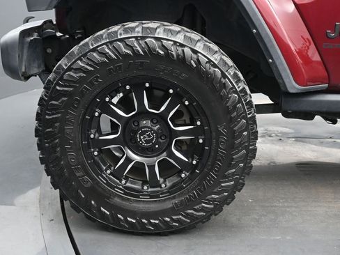 Used 2021 Jeep Gladiator Sport AWD/4WD image 15