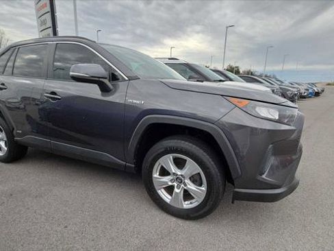 Used 2019 Toyota RAV4 LE image 4