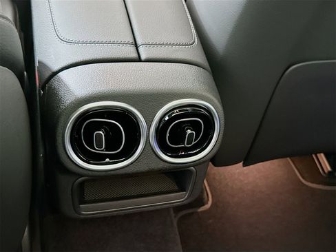 New 2026 Mercedes-Benz GLC 300 image 28