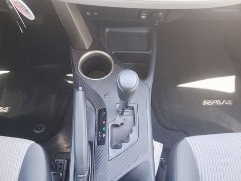 Used 2015 Toyota RAV4 LE FWD image 26