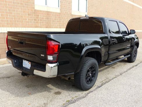 Used 2022 Toyota Tacoma SR5 AWD/4WD image 10