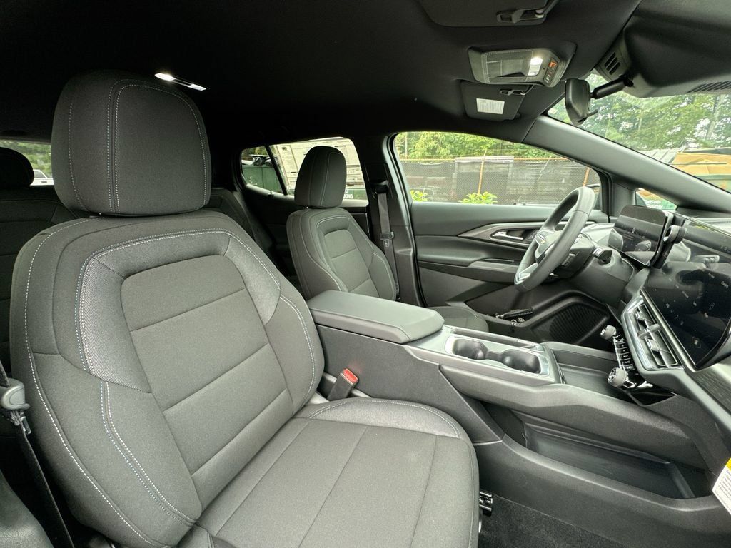 New 2026 Chevrolet Equinox EV LT FWD image 30