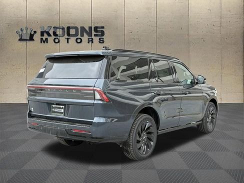 New 2026 Lincoln Navigator Reserve AWD/4WD image 4