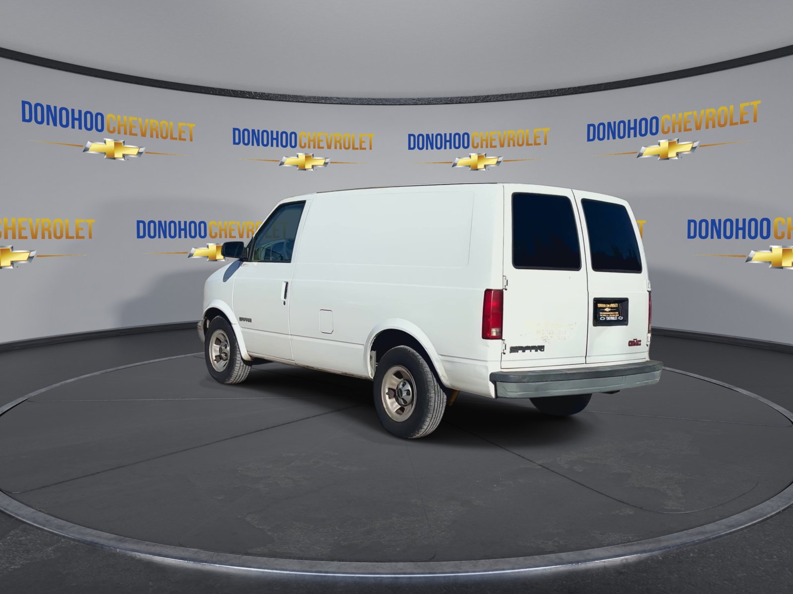 Used 2001 GMC Safari RWD image 10