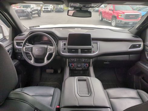 Certified 2024 Chevrolet Tahoe Z71 w/ Luxury Package AWD/4WD image 9