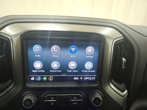 Used 2022 Chevrolet Silverado 1500 LT image 2